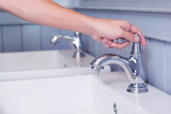 economizar água no apartamento