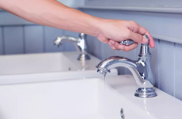 economizar água no apartamento